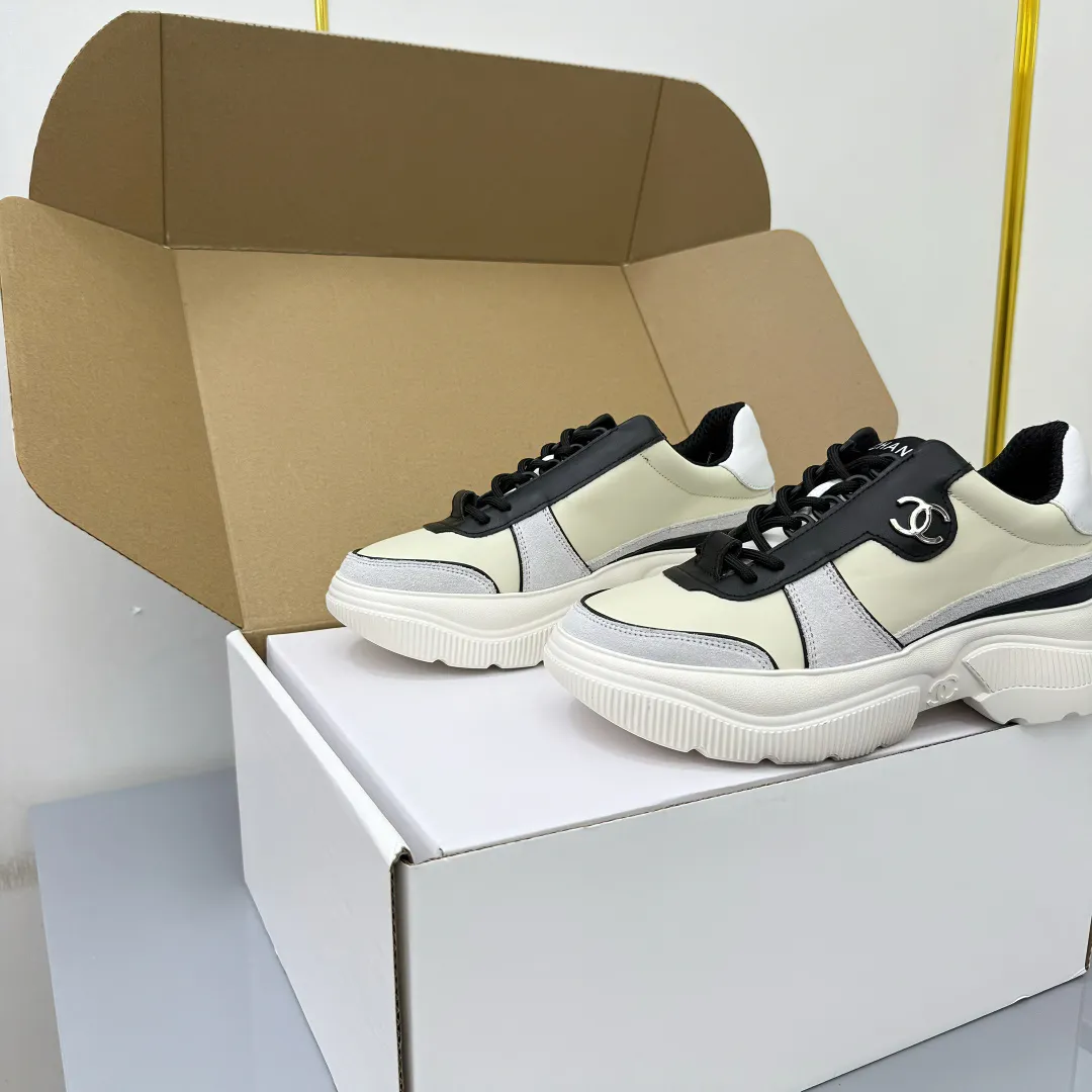 👟👟Ex-factory price 620👟👟 Chanel bread shoes ~ original calfskin panda shoes Chanel 25C latest hot style panda black and white sports shoes casual sneakers Xiaoxiang hot item classic black and white panda color coco girls must pay Fabric: original custom mixed sheepskin lining: original imported breathable mesh lining outsole: Original molded rubber + TPU combination Size: Women's 35-41